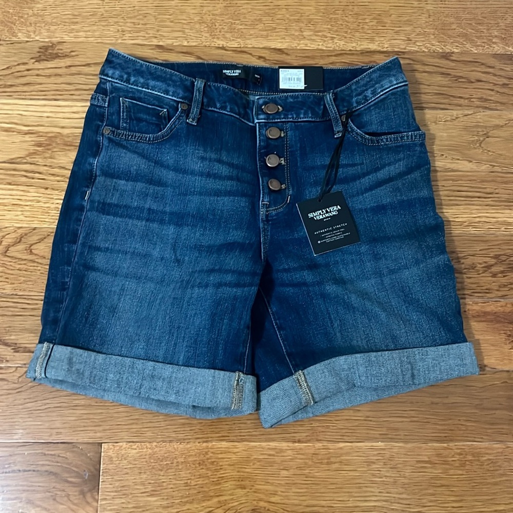 Simply Vera Vera Wang Denim Cuffed Shorts. Button Fly Size 6 Mid-Rise With Tags